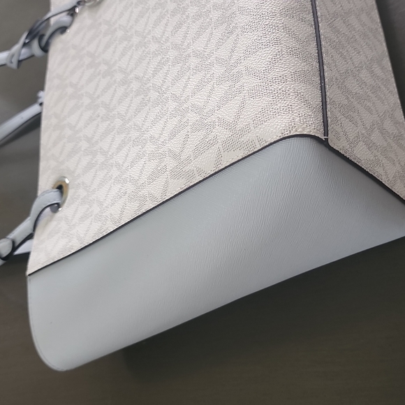 Micheal Kors MD MF Tote bag (NEW) - Picture 4 of 8